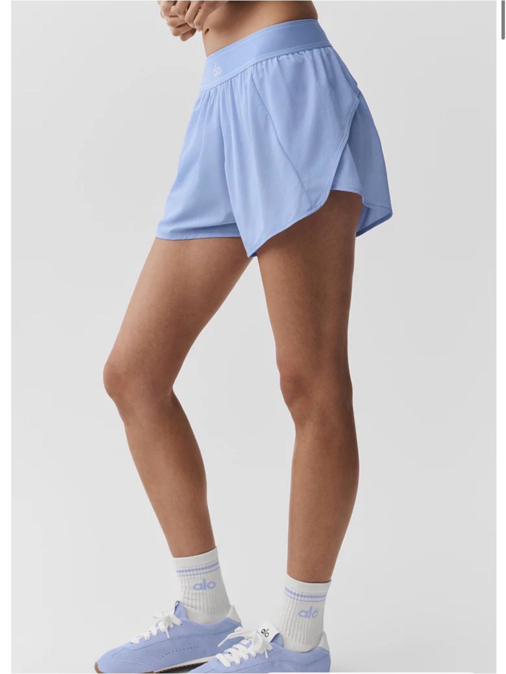 LIMITED COLOR  Alo yoga match point shorts light Provence blue